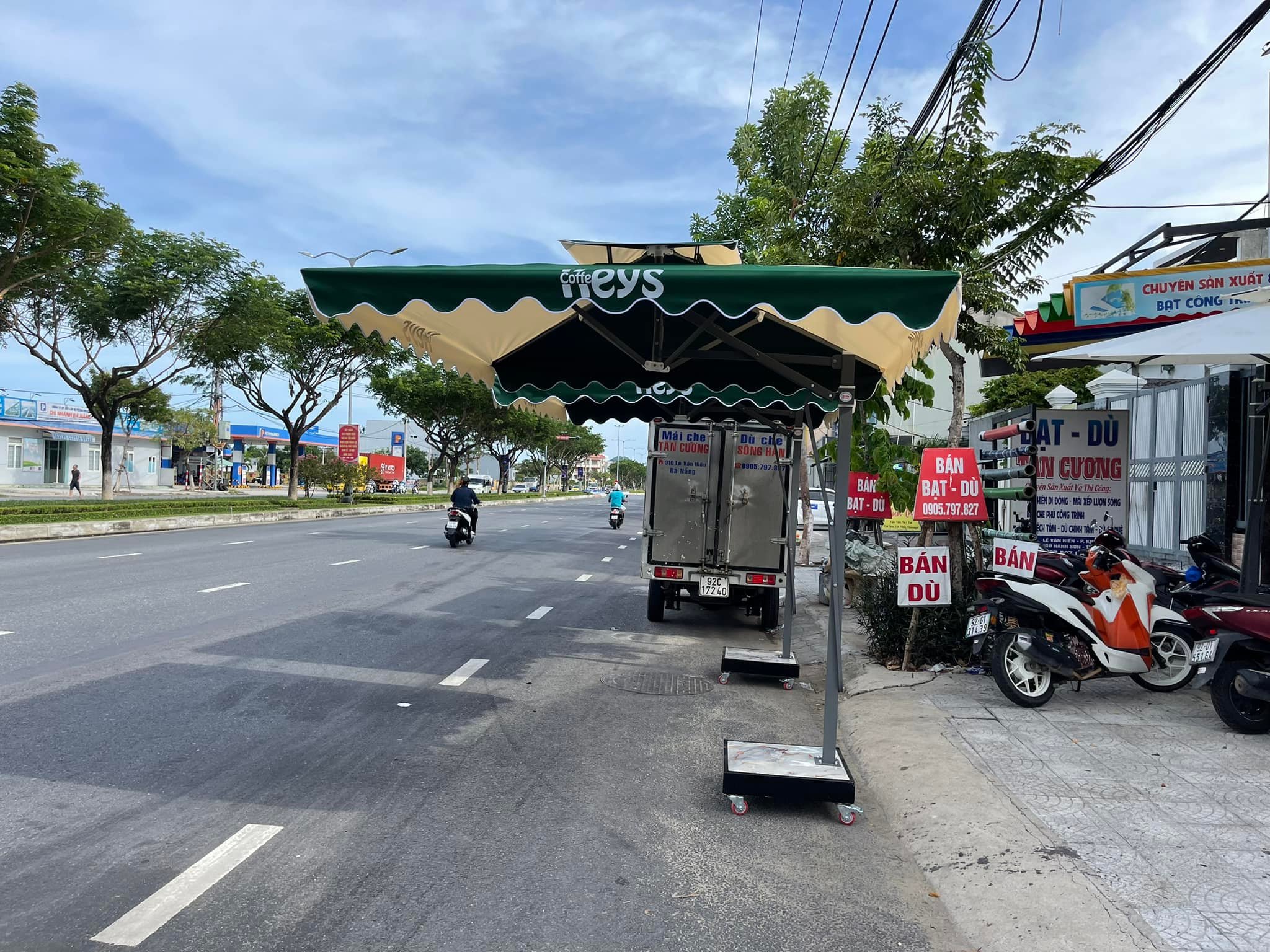 Cửa hàng dù che giá rẻ tại Đà Nẵng chuyên nghiệp – Hỗ trợ in ấn theo yêu cầu