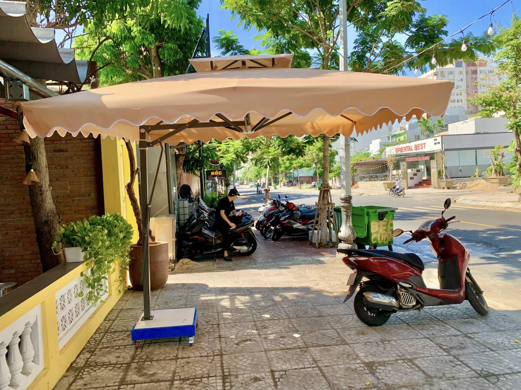 Dù che vuông lệch tâm 2 tầng ở Đà Nẵng – Miễn phí vận chuyển